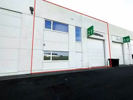 saintes | unité pme aménagée | 216 m² + mezza 72 m² | 2 p