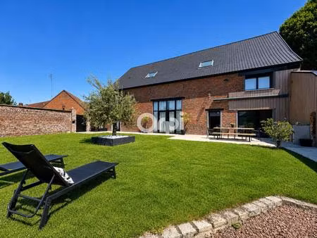 magnifique grange en semi plain-pied avec hangar de 280 m2