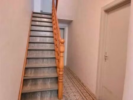 maison située dans l'avenue des etats-unis.