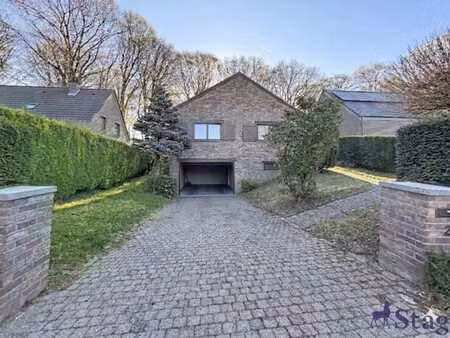 maison 3 chambres de plain-pied avec caves et garages