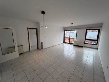 superbe appartement - 93m²-2 chambres-balcon-parking-cave...