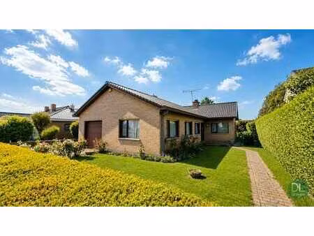 plain-pied avec 4 chambres garage et beau jardin sud !