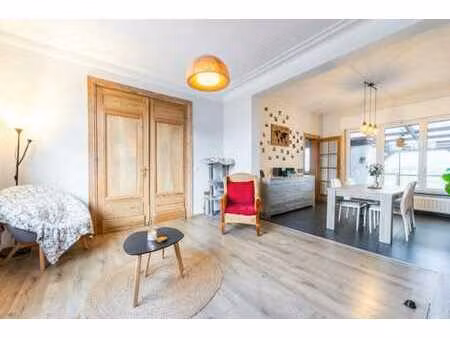 charmante maison offrant une vue dégagée  3ch  jardin et ter
