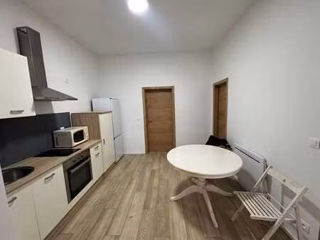 spacieuse maison d’habitation divisible en 2 unités