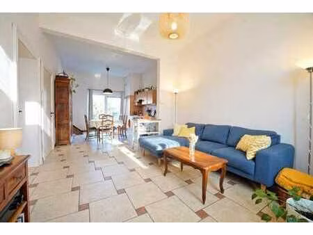 très beau duplex 2 ch. avec terrasse + parking