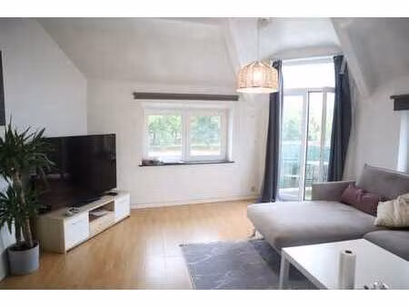 a voir !!! appartement dans le quartier de coronmeuse.
