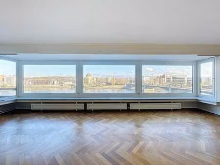 appartement avec vue imprenable sur le quai de rome