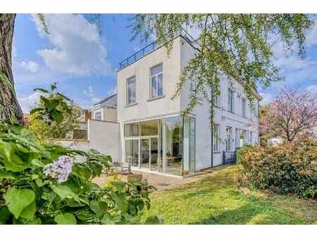 proche parc de woluwé  très belle maison sur 9 ares 17