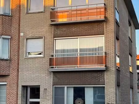 appartement entièrement rénové au deuxième étage