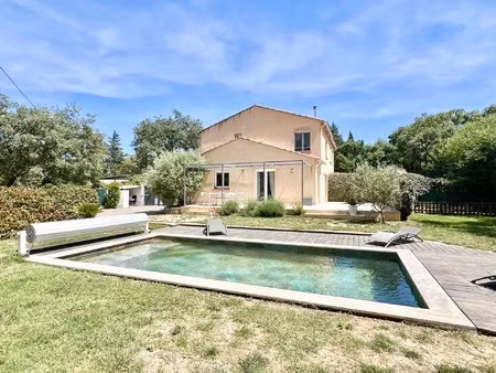 villa de 95.29 m² sur 721 m² de terrain avec piscine