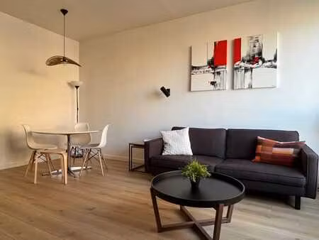 superbe studio meublé porte de namur
