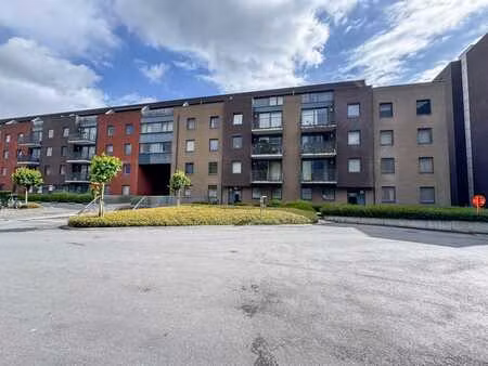 mooi onderhouden appartement in centrum aalter met onderg...