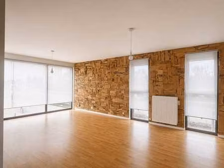 mooi  modern appartement met 2 slaapkamers & lift op cent...