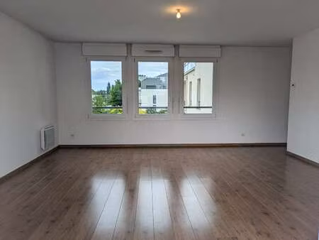location appartement 4 pièces à mondeville (14120) : à louer 4 pièces / 78m² mondeville