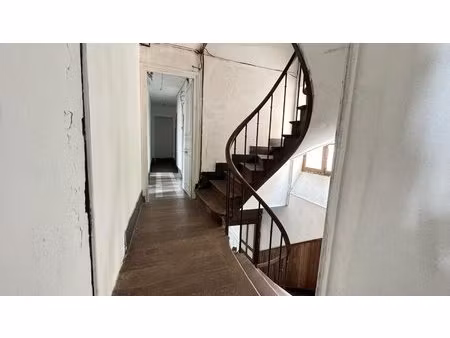 ensemble immobilier à ambrières-les-vallées
