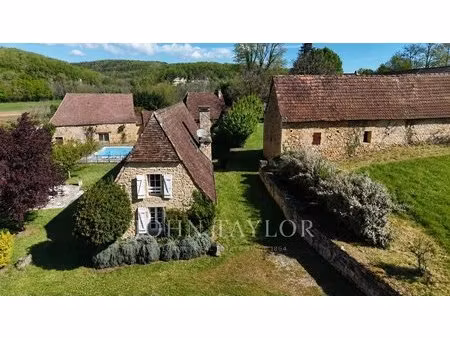 hameau privé d’exception au cœur du périgord noir