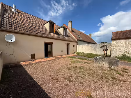 maison de campagne avec dépendances sur 1 260 m² de terrain