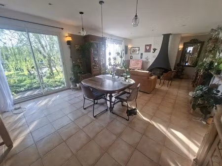 maison plain pied avec grand terrain arboré