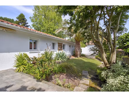 maison de luxe à vendre dans le quartier parme-la negresse