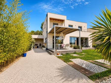 maison de luxe à vendre à saint-geniès-des-mourgues