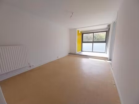 sainte luce sur loire - beau t4 au 3eme etage avec cave