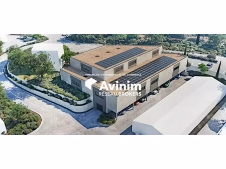 vente commerce montauroux 83440 990m²