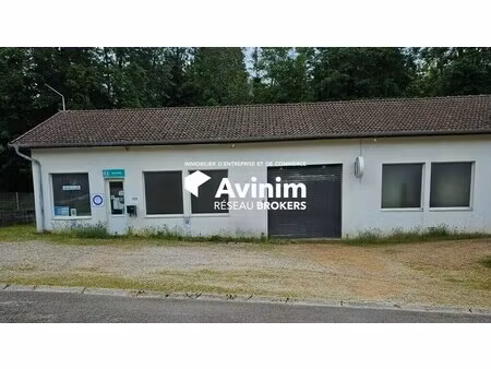 vente commerce saint amour 39160 180m²