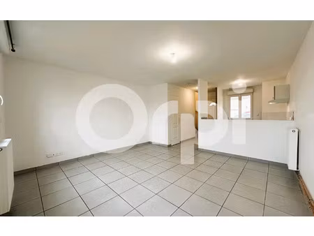 location maison  m² t-3 à cuffies  705 €