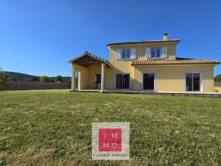 villa contemporaine 2015 — volumes  lumière et prestations