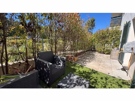 vente appartement 2 pièces 42 m² à châteauneuf-le-rouge (13790)  220 000 €