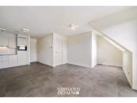 appartement en duplex idéalement situé à oostkamp