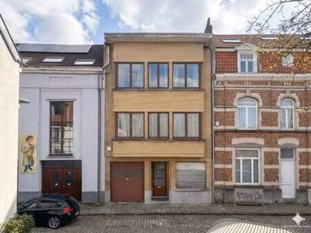 coin du balai – spacieuse maison 6ch + garage