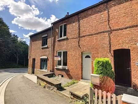 maison 2 chambres avec jardin à louer à dinant