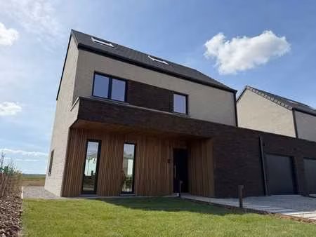 superbe maison neuve 3 ch avec vue imprenable et peb a+