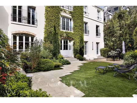 hôtel particulier à vendre dans le quartier auteuil nord