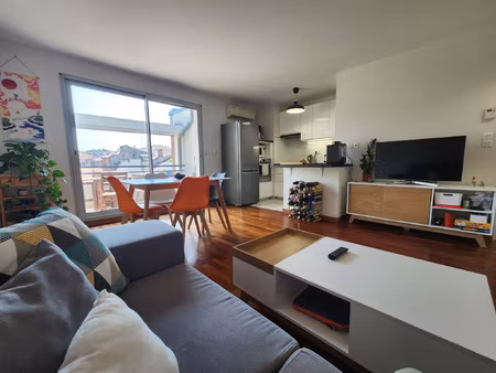 coeur saint cyprien  t2 meublé de 46m2 avec parking et balco