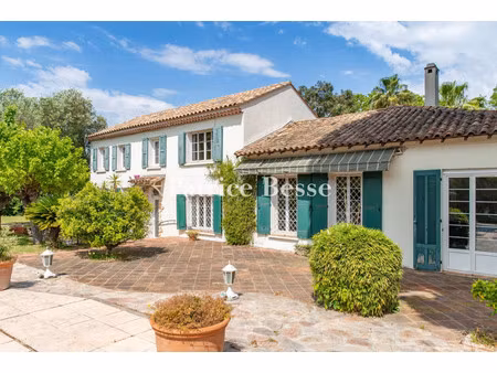mas à vendre à la garde