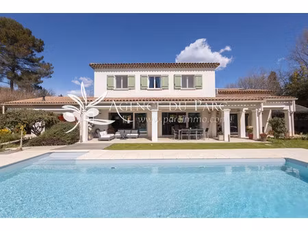 villa de luxe à vendre dans le quartier nord