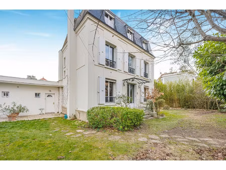 maison de luxe à vendre dans le quartier agent sarre-centre-les vallées-la garenne