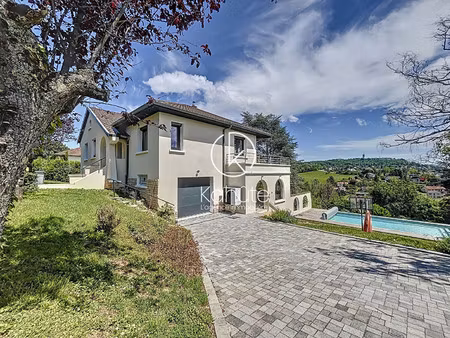 maison de luxe à vendre dans le quartier centre et sud est