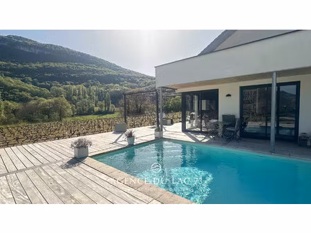 villa de luxe à vendre à brison-saint-innocent