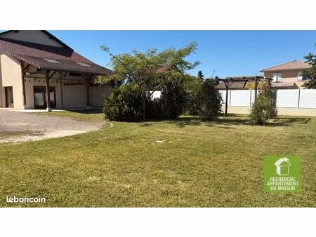 maison 8 pièces 245 m²