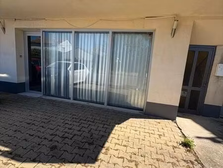 local 50 m²
