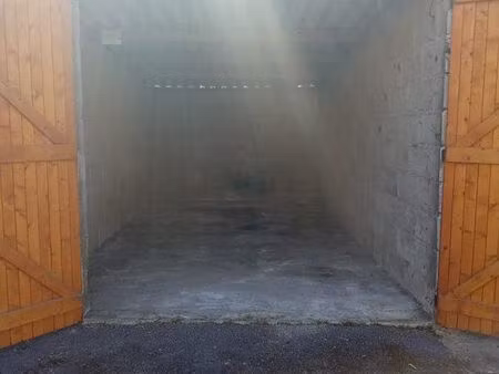 location garage fermé à châlons-en-champagne (secteur madagascar)