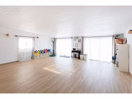 espace calme à louer pour atelier yoga sport bien-être et conférences