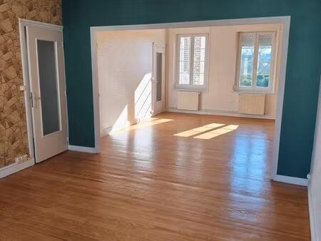 appartement 85m2 auxi le chateau