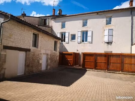a louer appartement t3 560 avec parking