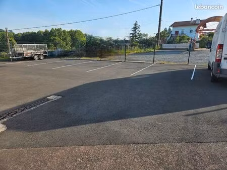 places de parking privées sécurisées-espelette