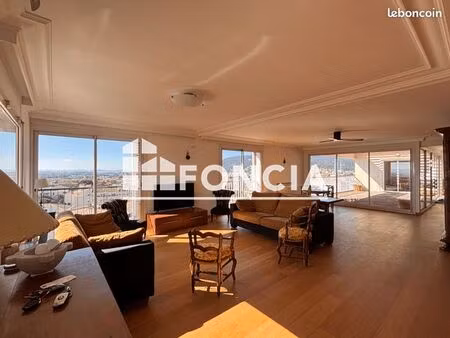 appartement 3 pièces 243 m²