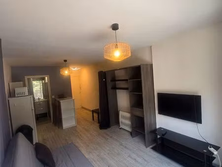 studio meublé lumineux la garde tout compris